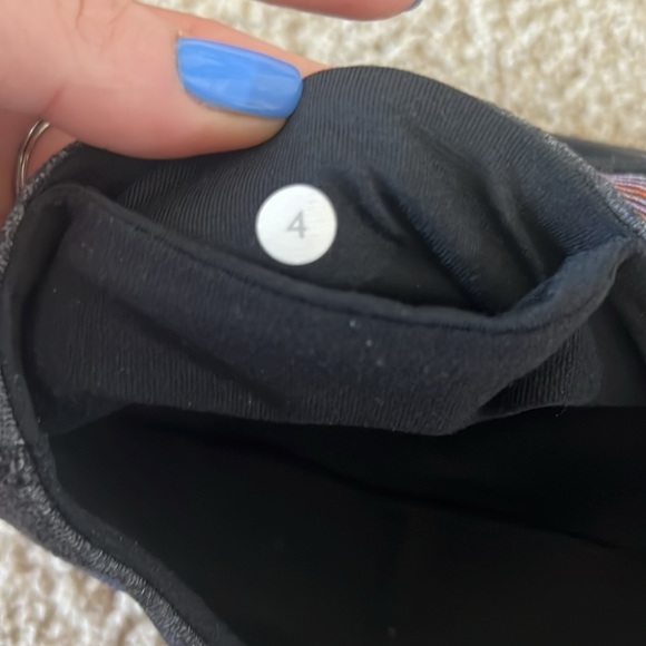 Lululemon Shorts Size 4 - Picture 4 of 4